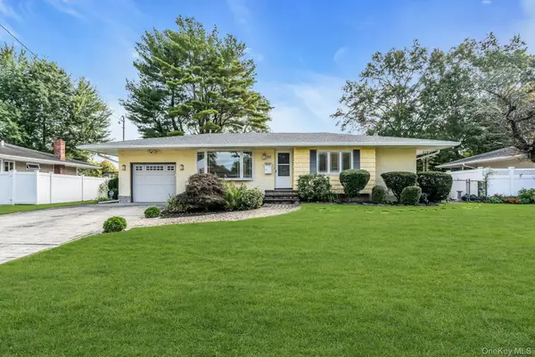 10 Fruitwood Lane, Commack, NY 11725