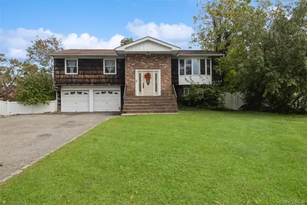 35 Peppermint Road, Commack, NY 11725