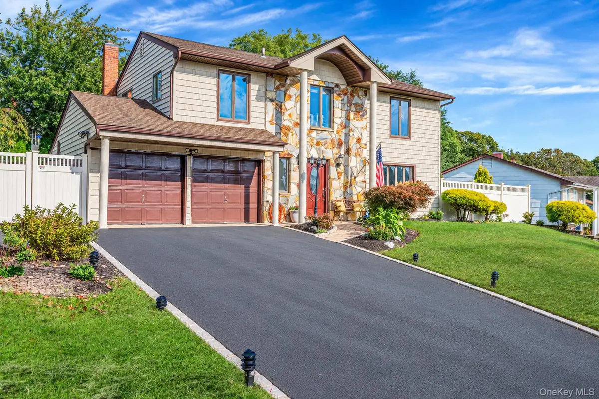 17 Hill Lane, Smithtown, NY 11787 - #1