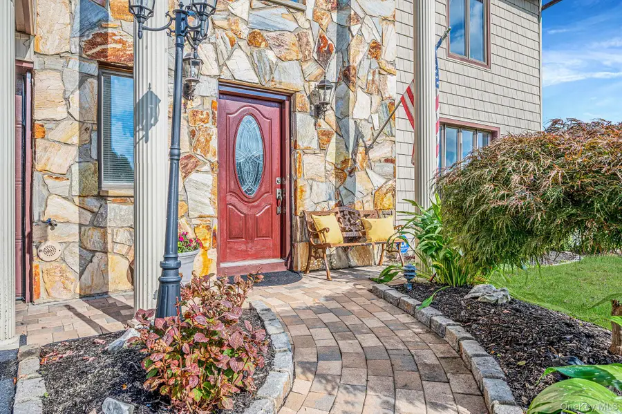 17 Hill Lane, Smithtown, NY 11787 - #3