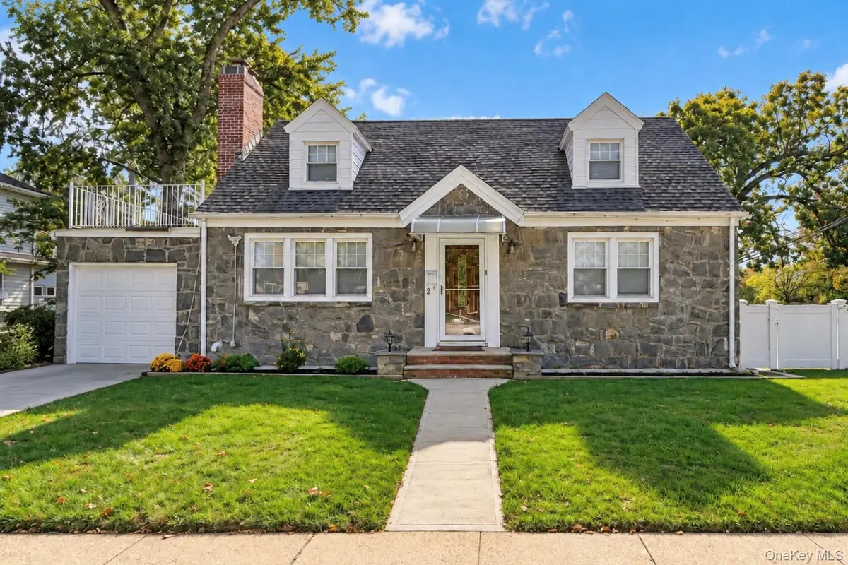2 Oak Drive, New Hyde Park, NY 11040 - #1