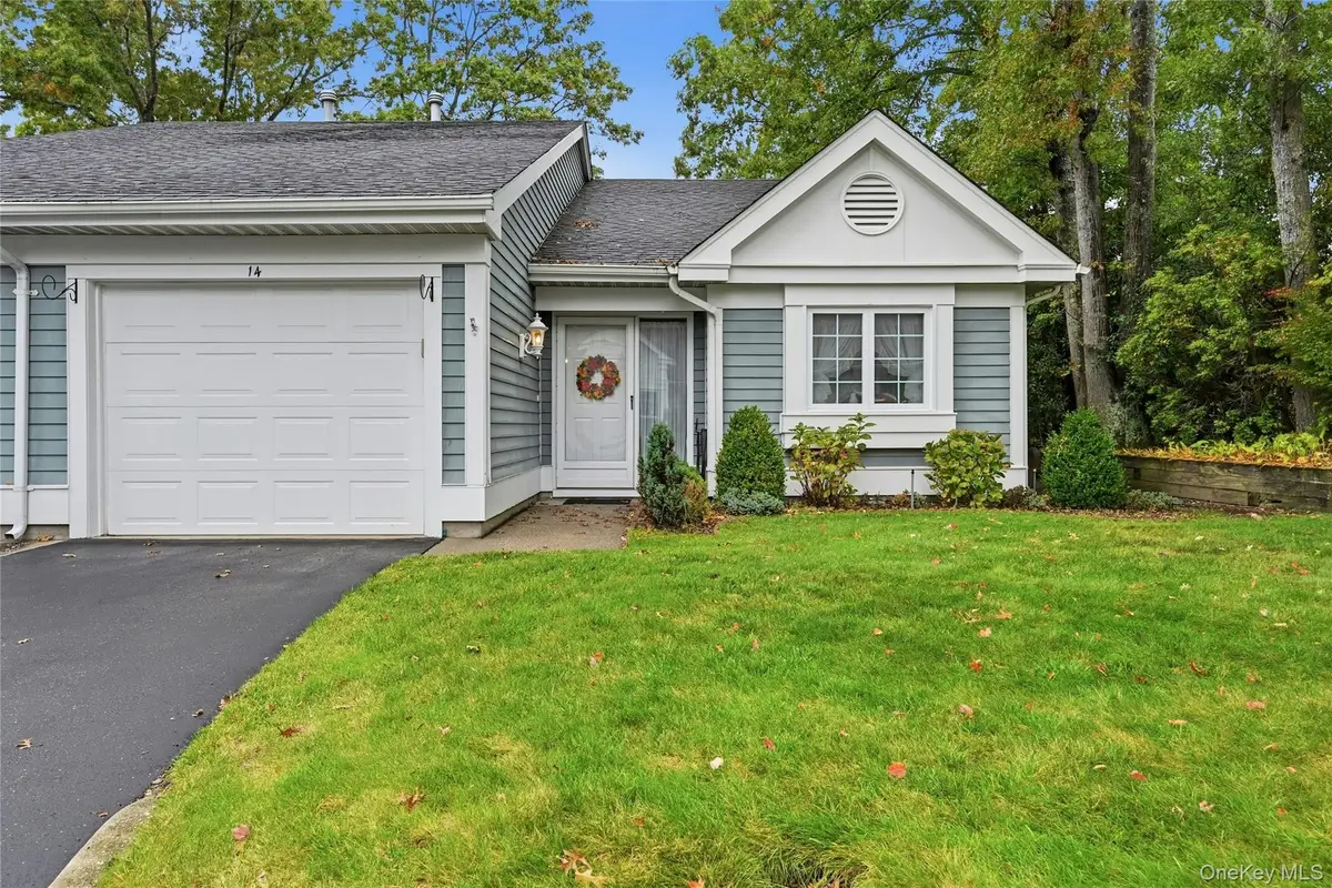 14 Flanders Court, Ridge, NY 11961 - #1