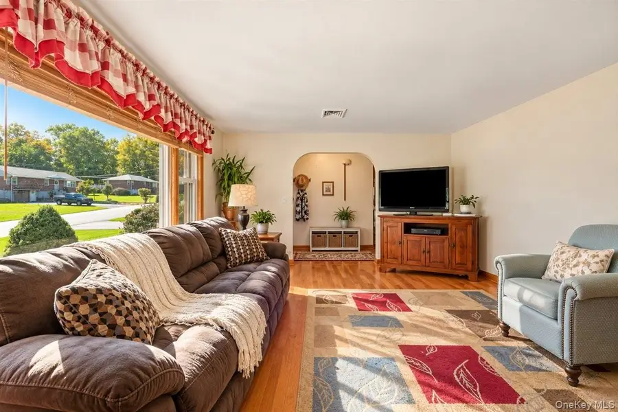 8 Mark Street, New Windsor, NY 12553 - #3
