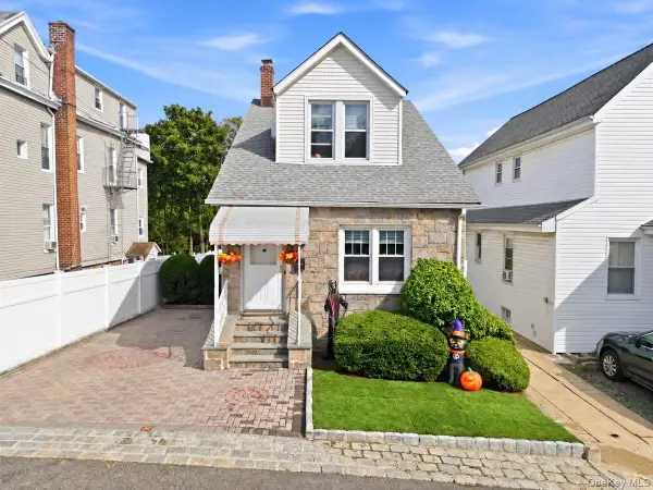 221 Edgewood Avenue, Yonkers, NY 10704