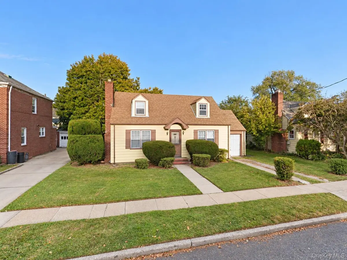 526 N 11th Street, New Hyde Park, NY 11040 - #1