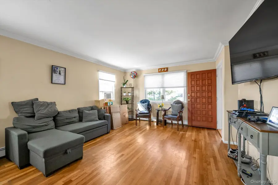 54 Marwood Road N, Port Washington, NY 11050 - #3