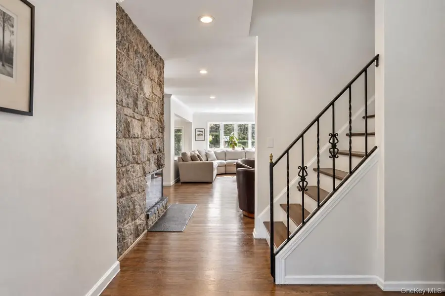 12 Sheep Pasture Lane, Huntington, NY 11743 - #3