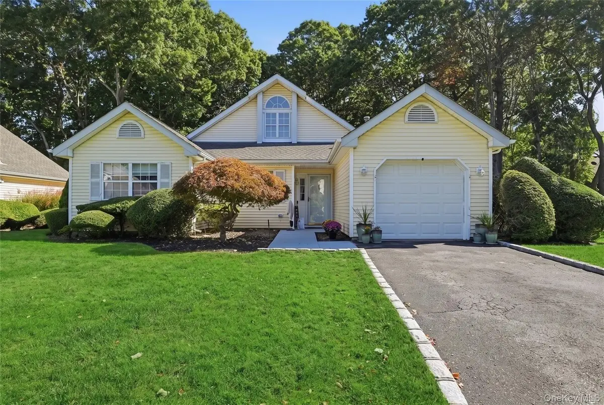 23 Saddlebrook Court, Middle Island, NY 11953 - #1