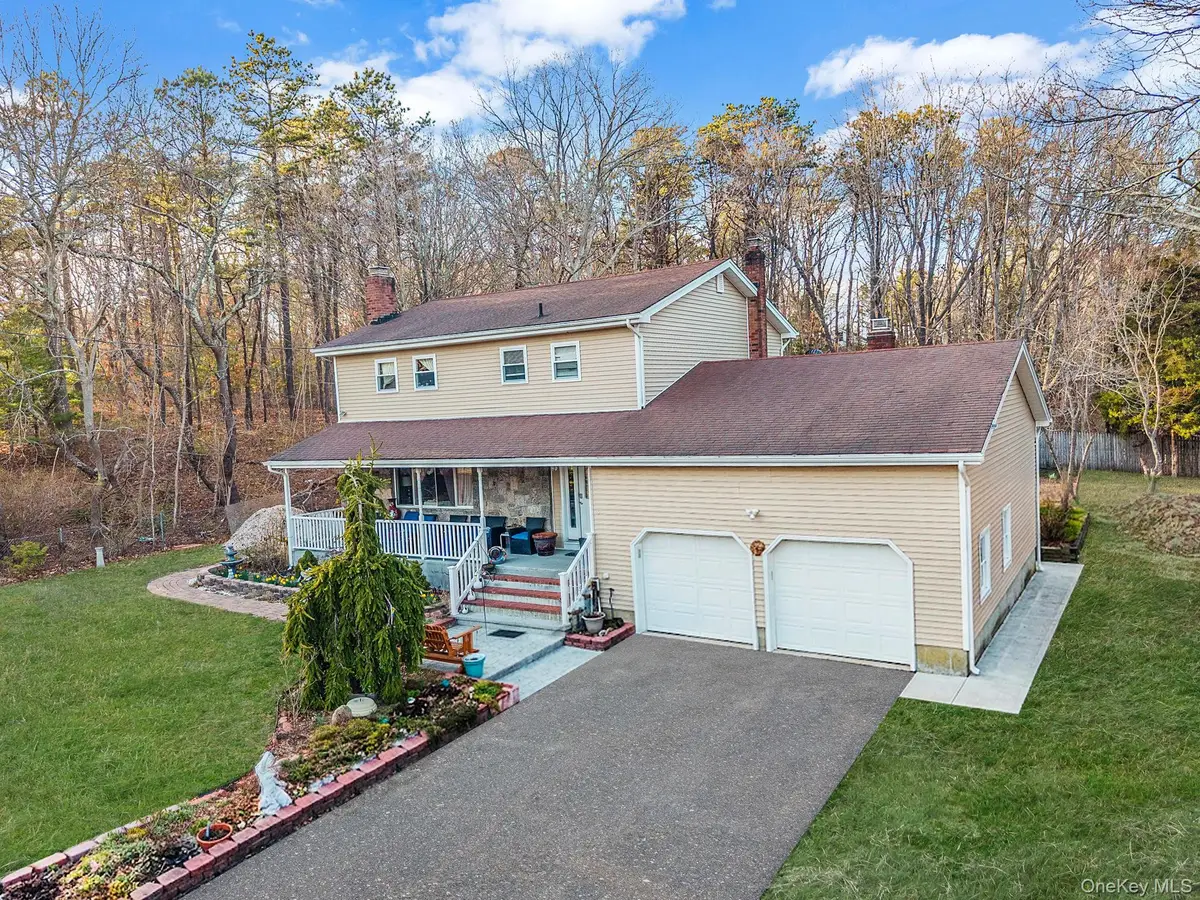 231 W Woodside Avenue, Patchogue, NY 11772 - #1