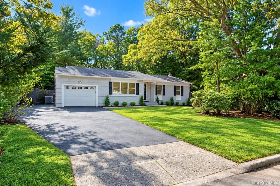 6 Loebel Street, Selden, NY 11784 - #2