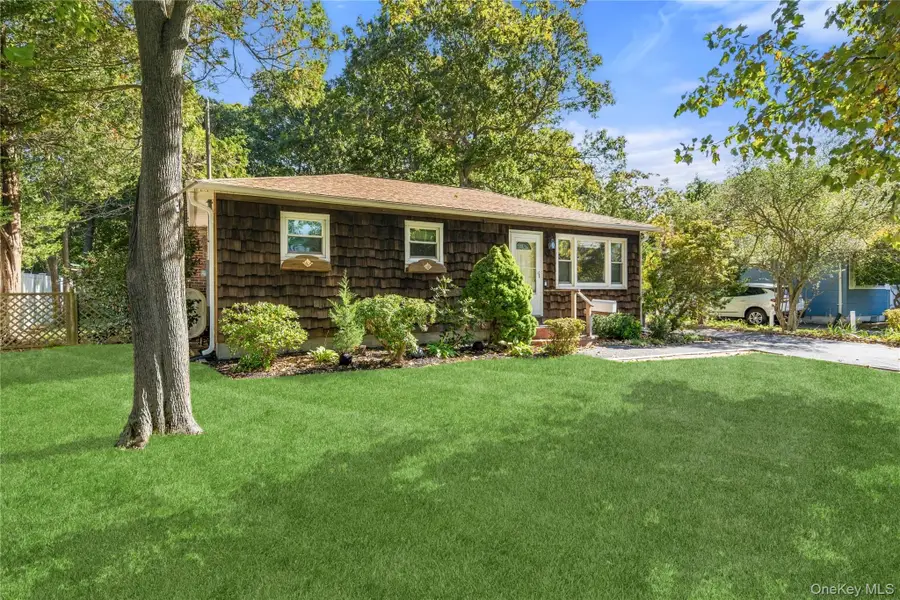 50 Eatondale Avenue, Blue Point, NY 11715 - #2