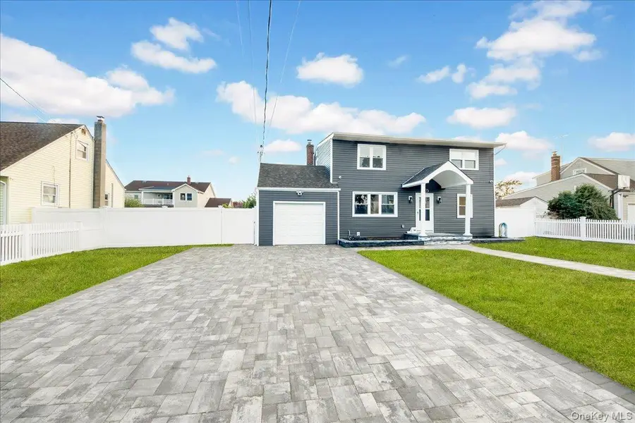 441 36th Street, Lindenhurst, NY 11757 - #3