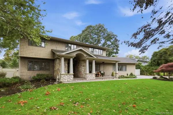 33 Quail Run, East Islip, NY 11730