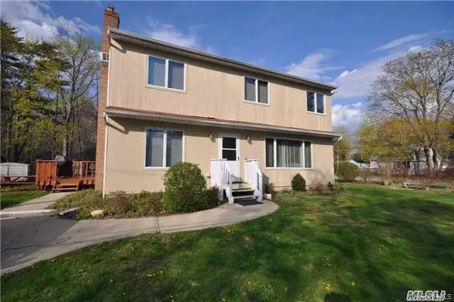 18 Larsen Avenue, Smithtown, NY 11787 - #1