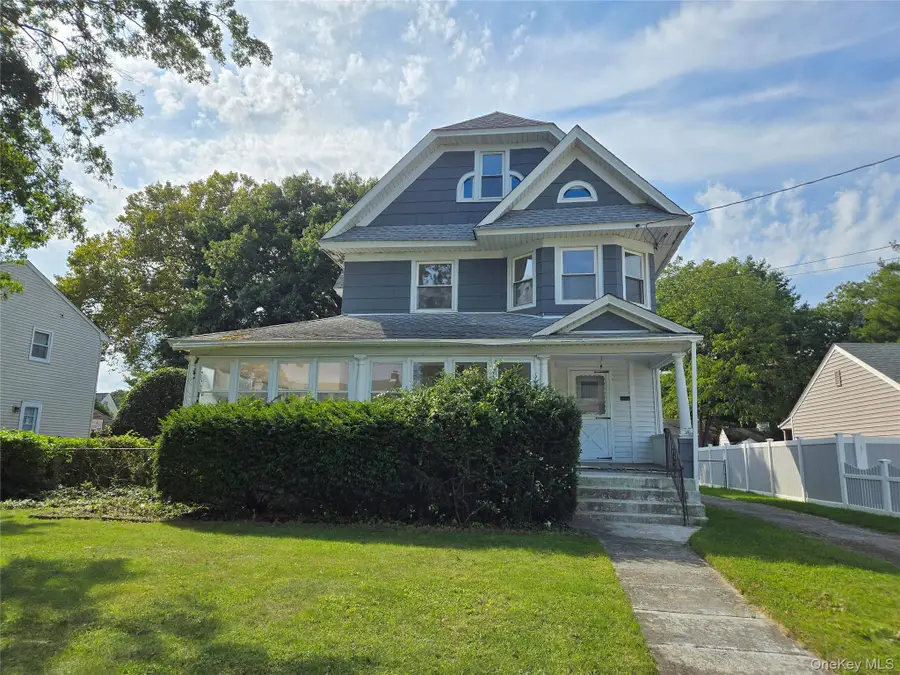 302 Locust Avenue, Freeport, NY 11520 - #2