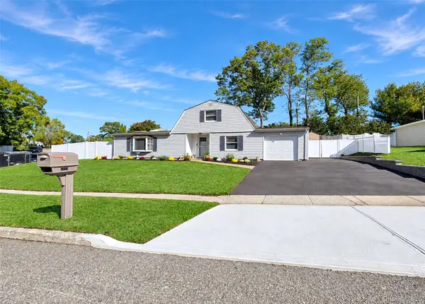 1343 Waverly Avenue, Farmingville, NY 11738