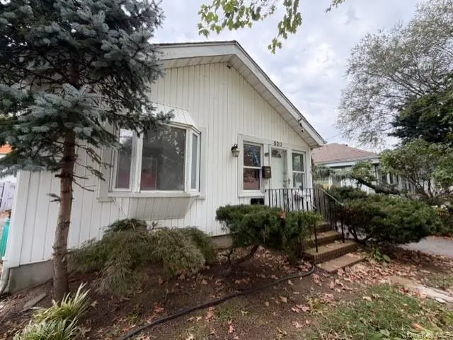 520 Wadleigh Avenue, West Hempstead, NY 11552 - #2