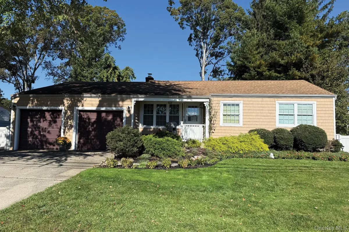 37 Dollard Drive, North Babylon, NY 11703 - #1
