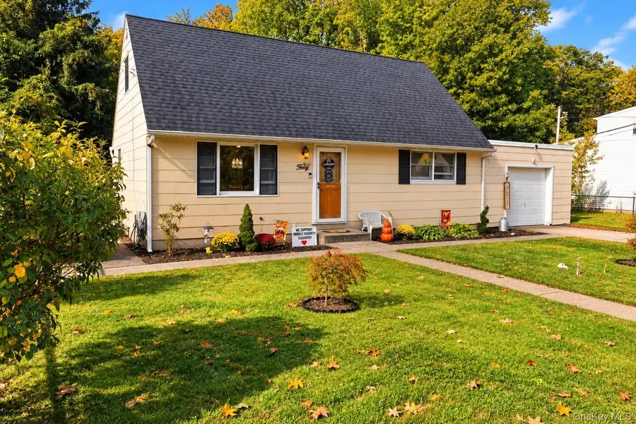40 Marshall Drive, Selden, NY 11784 - #3