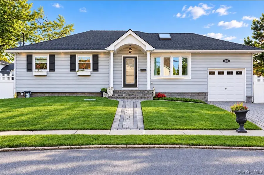 108 Forsythia Lane, North Babylon, NY 11703 - #2