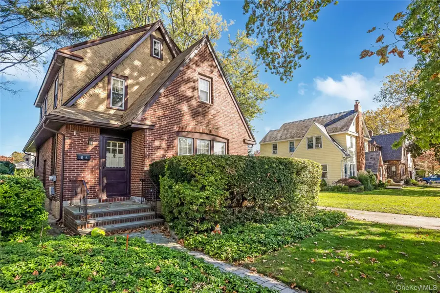 81 Marshall Avenue, Floral Park, NY 11001 - #3