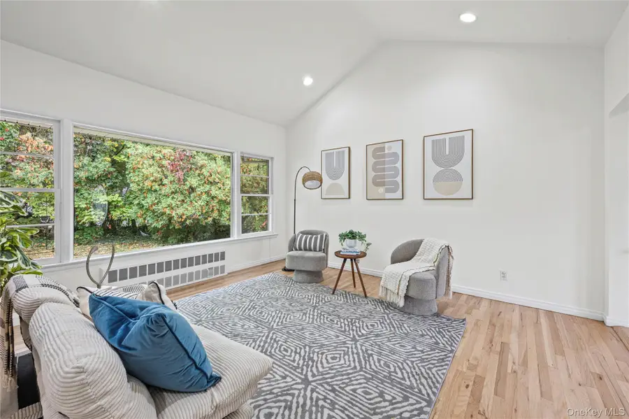 3 Edgewood Lane, East Hills, NY 11576 - #3