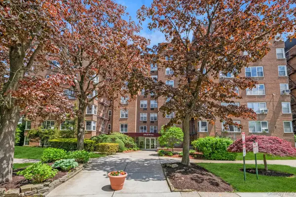 209-25 18th Avenue #3K, Bayside, NY 11360