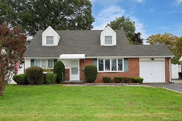 467 Von Elm Avenue, East Meadow, NY 11554 - #1