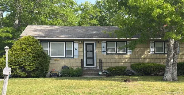 24 Hinda Boulevard, Riverhead, NY 11901