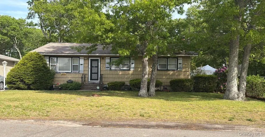 24 Hinda Boulevard, Riverhead, NY 11901 - #3