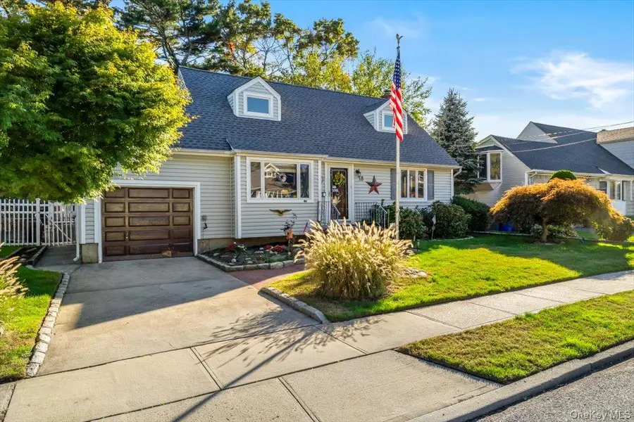18 Nims Avenue, West Babylon, NY 11704 - #2