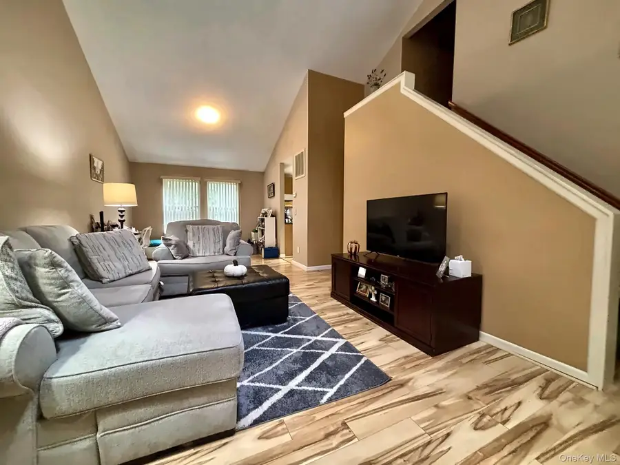 345 Auborn Avenue, Shirley, NY 11967 - #3