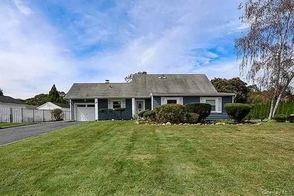36 Torrey Pine Lane, Medford, NY 11763 - #2