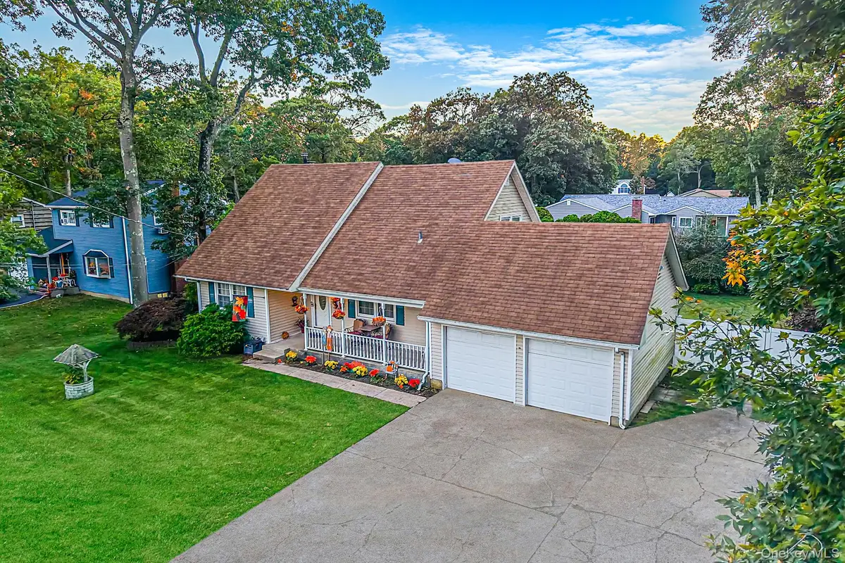246 Lake Avenue S, Nesconset, NY 11767 - #1