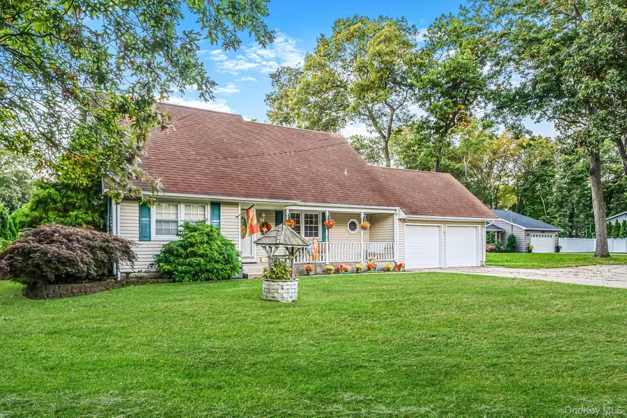 246 Lake Avenue S, Nesconset, NY 11767 - #3