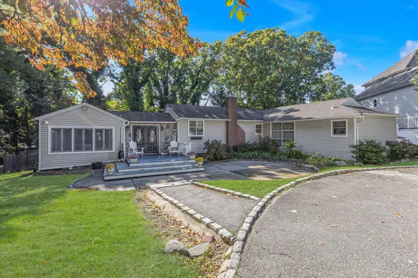 22 Alice Lane, Smithtown, NY 11787