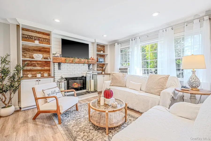 30 Marbeth Circle, Miller Place, NY 11764 - #3