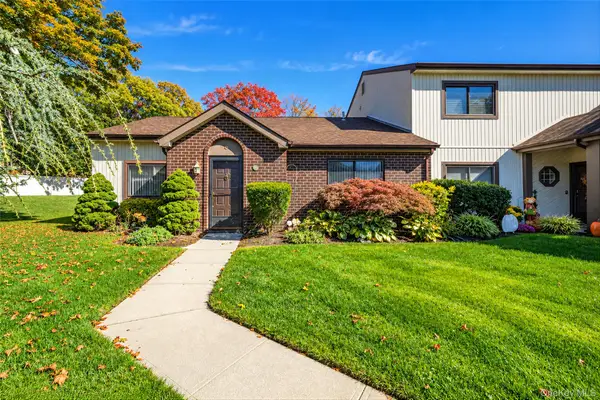 9 Sheila Court, Holtsville, NY 11742