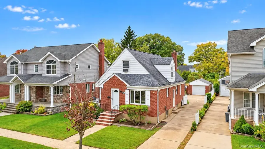131 N 5th Street, New Hyde Park, NY 11040 - #2