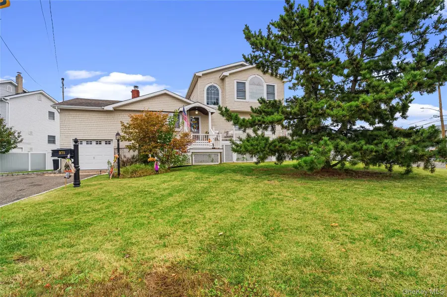 371 E Shore Road, Lindenhurst, NY 11757 - #3