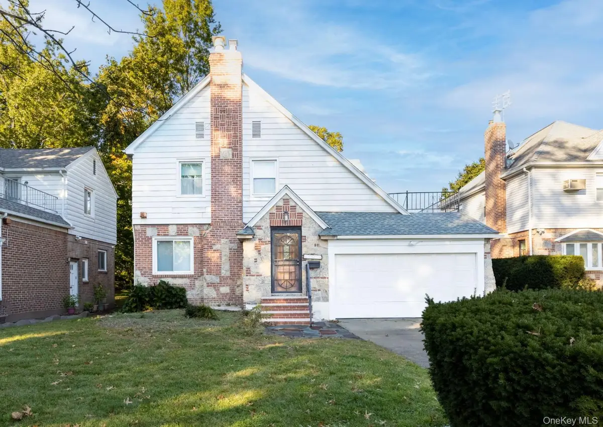 186-33 Henley Road, Jamaica, NY 11432 - #1