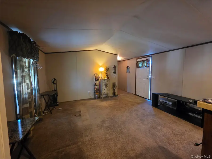 37 Hubbard Avenue #12, Riverhead, NY 11901 - #3