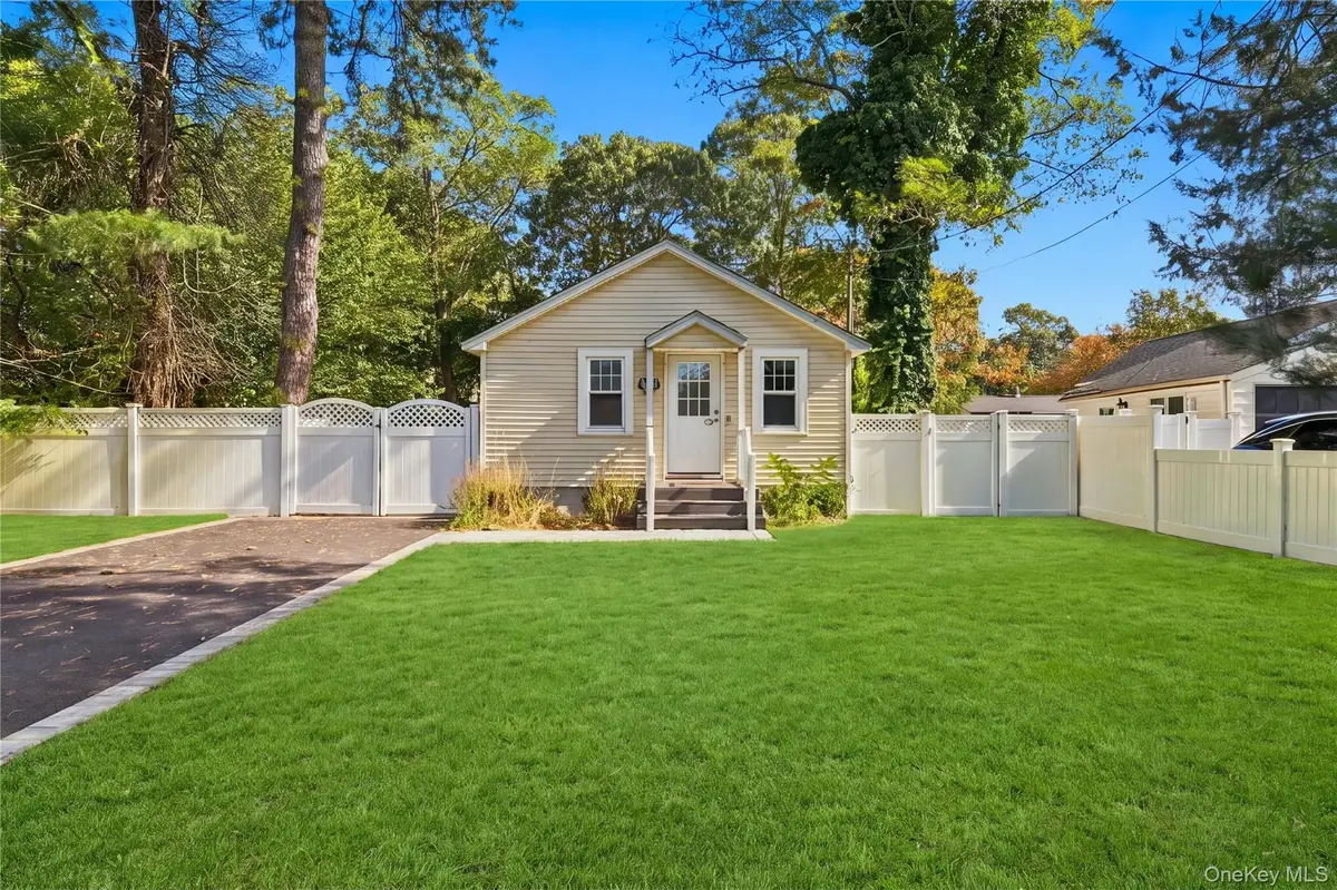 195 Mckinley Drive, Mastic Beach, NY 11951 - #1
