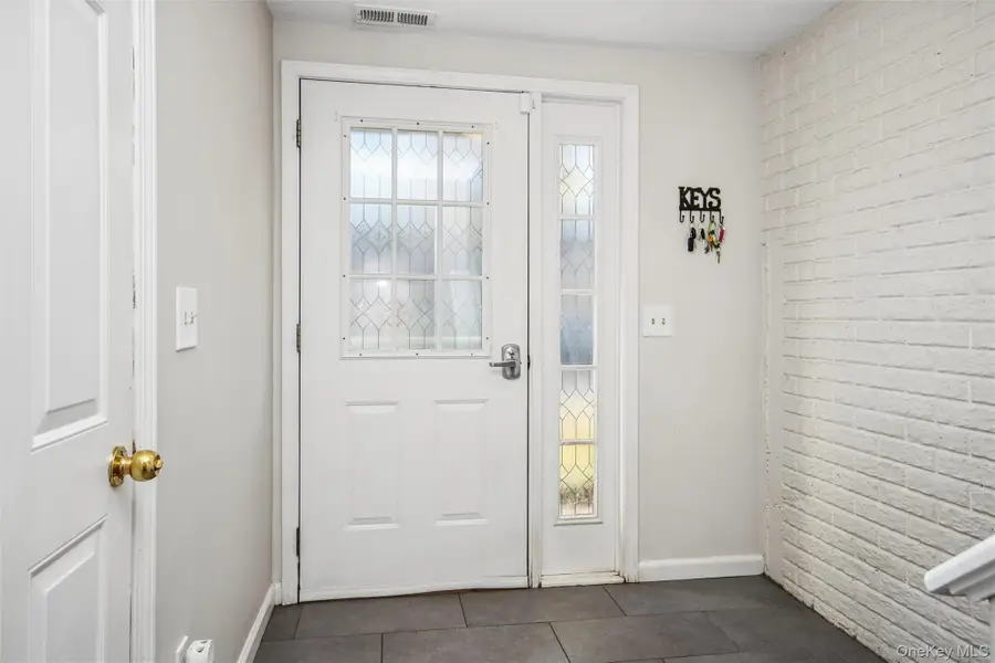 160 Elmcrest Drive, Fishkill, NY 12524 - #2