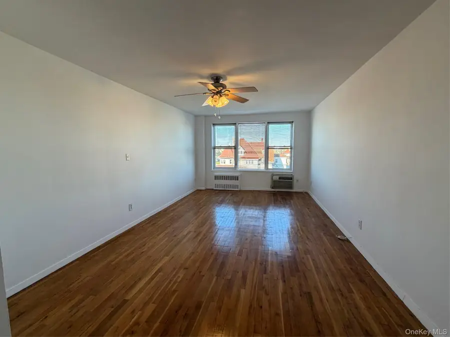 1 E Broadway #4R, Long Beach, NY 11561 - #3