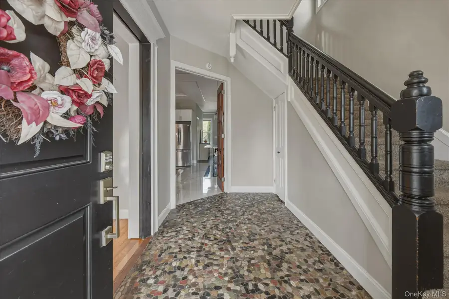 240 S 10th Avenue, Mount Vernon, NY 10550 - #2