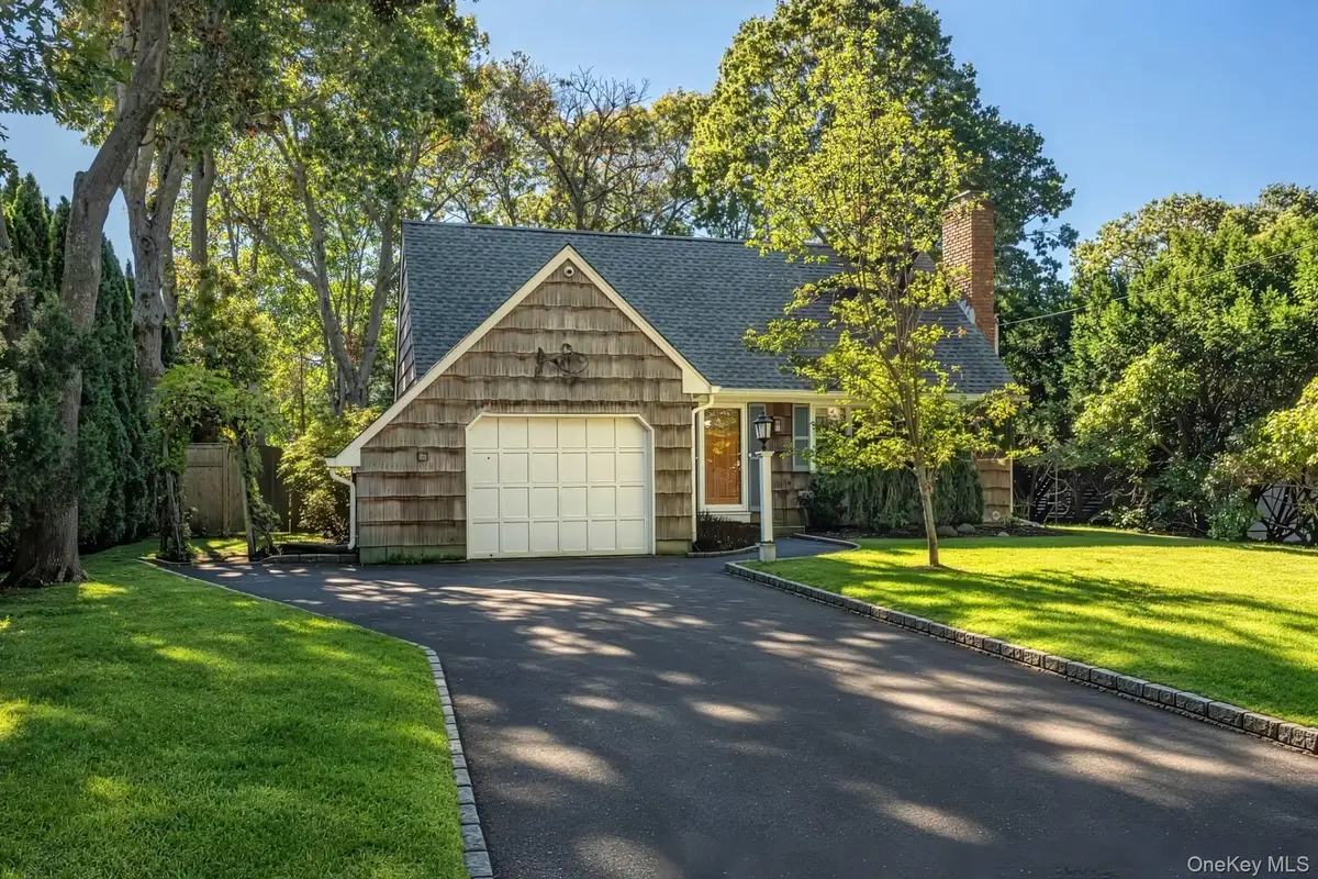 11 Nassau Road, Hampton Bays, NY 11946 - #1