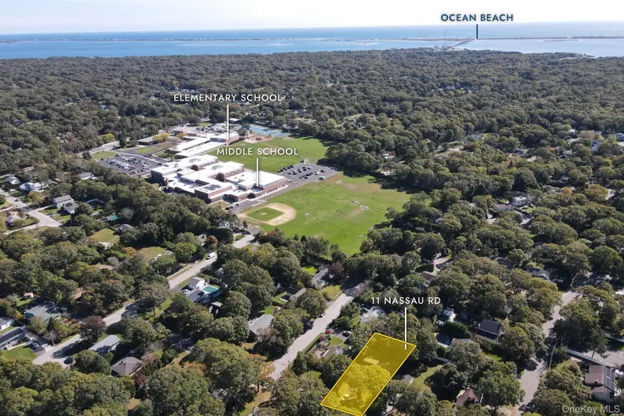 11 Nassau Road, Hampton Bays, NY 11946 - #2