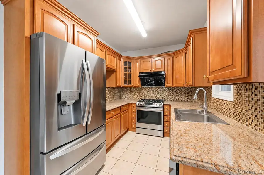14 N 4th Street, New Hyde Park, NY 11040 - #3