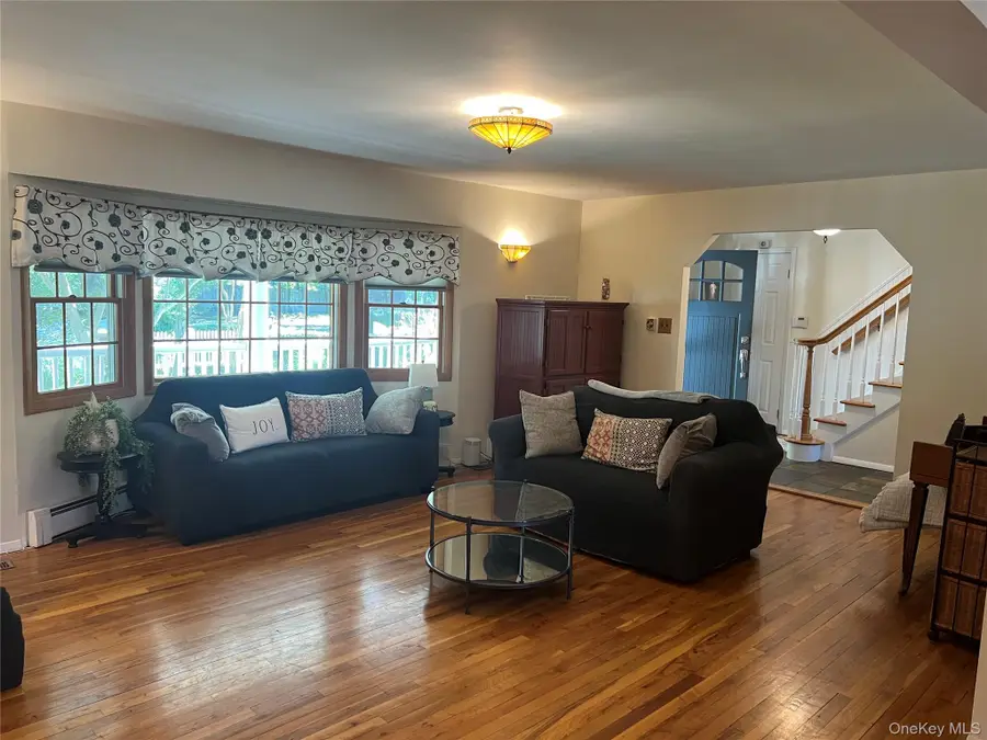 22 Emerson Avenue, North Babylon, NY 11703 - #3